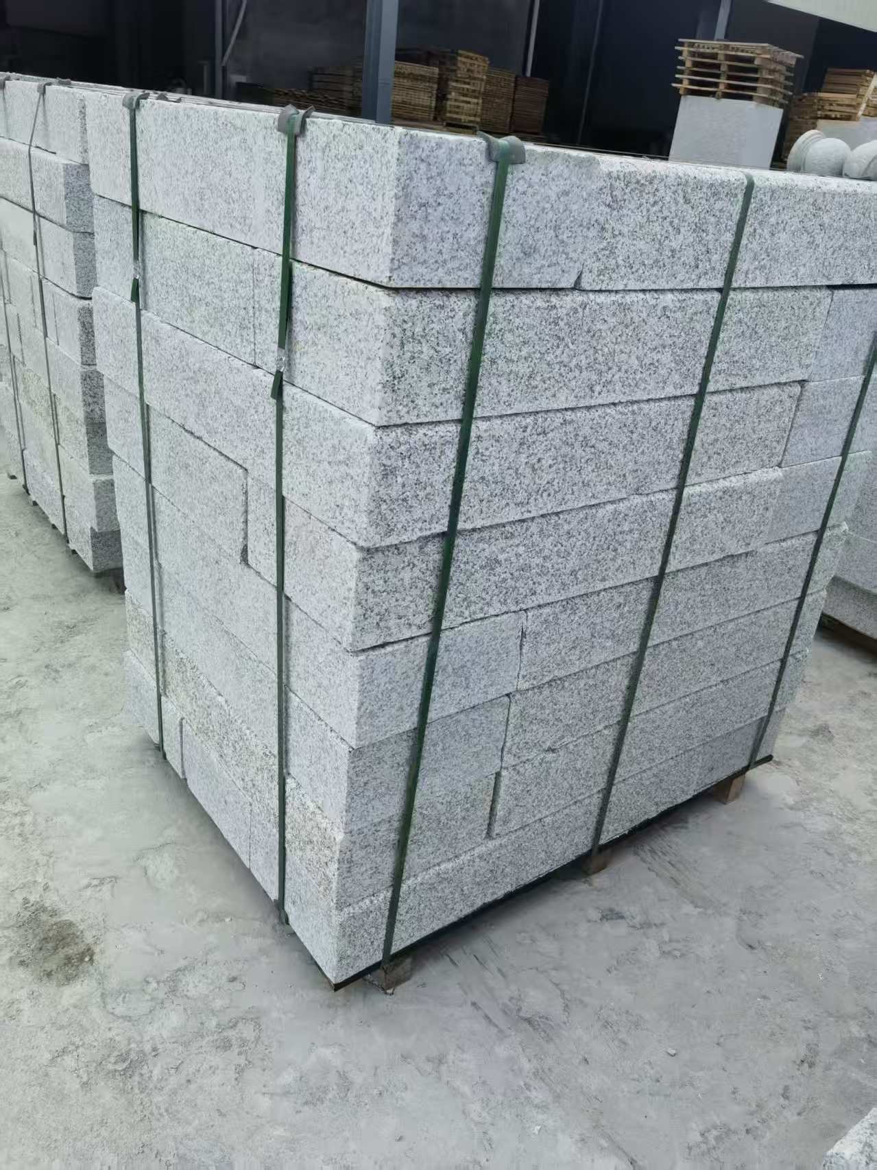 庆阳 芙蓉白火烧两面路沿石