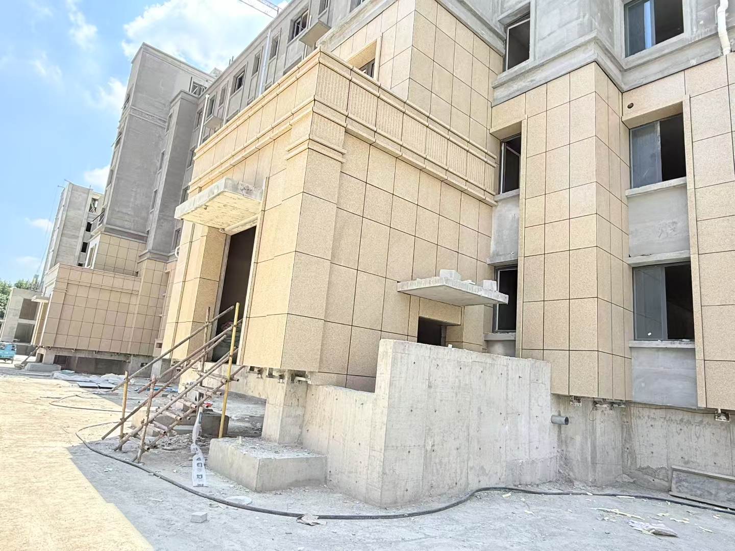 庆阳 黄金麻干挂，工地实拍