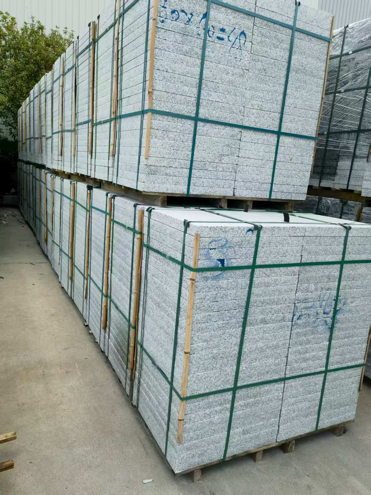 庆阳 大花芙蓉白火烧成品，市政园林广场地铺石