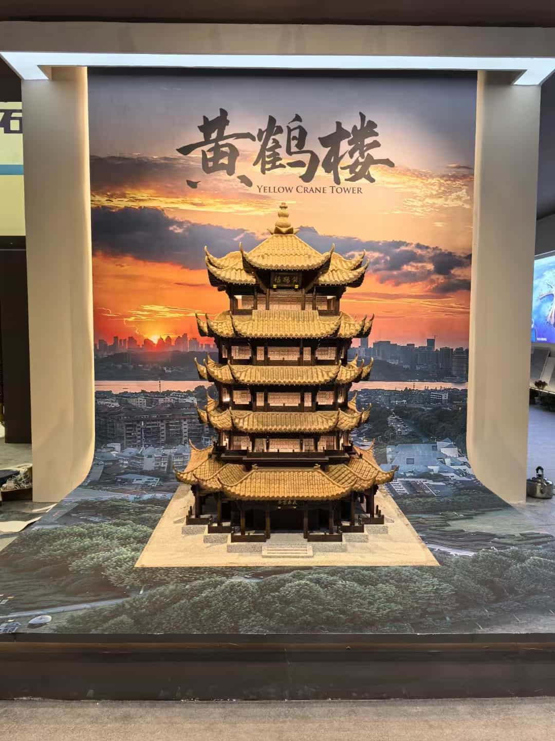 庆阳仿古石文创作品-黄鹤楼