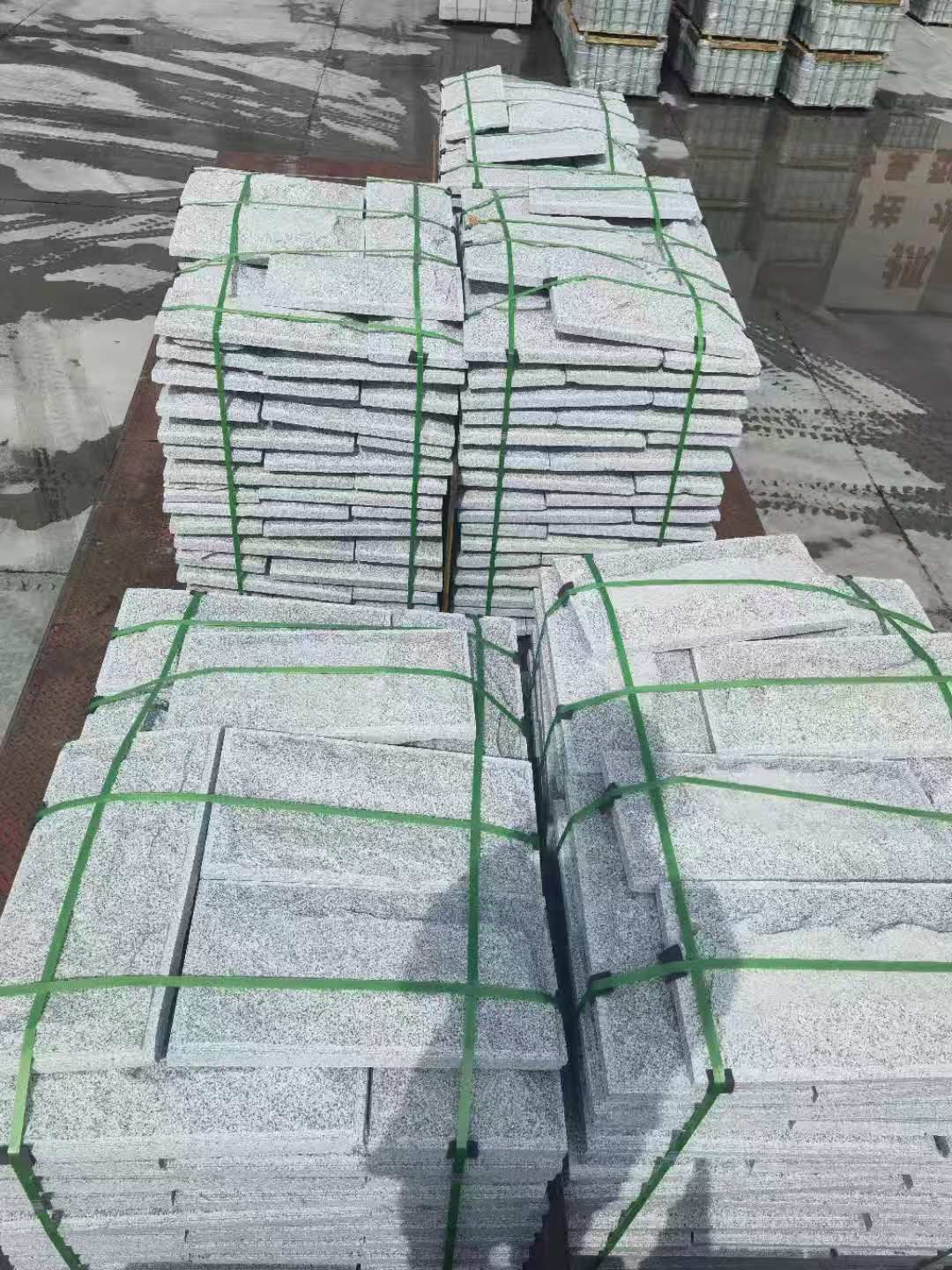 庆阳 芝麻白蘑菇石装车出货