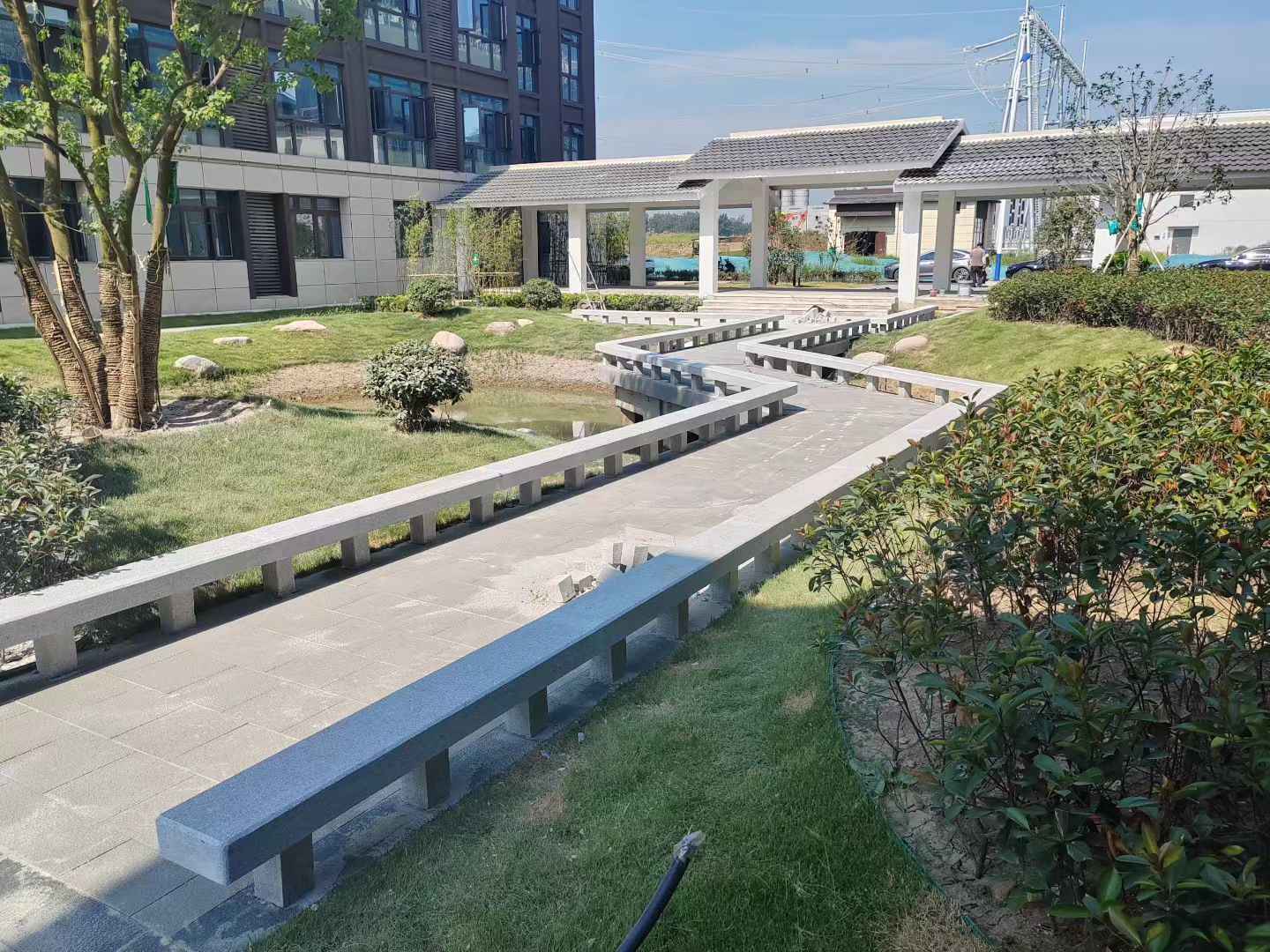 庆阳 芝麻灰小区坐凳&栏杆安装效果