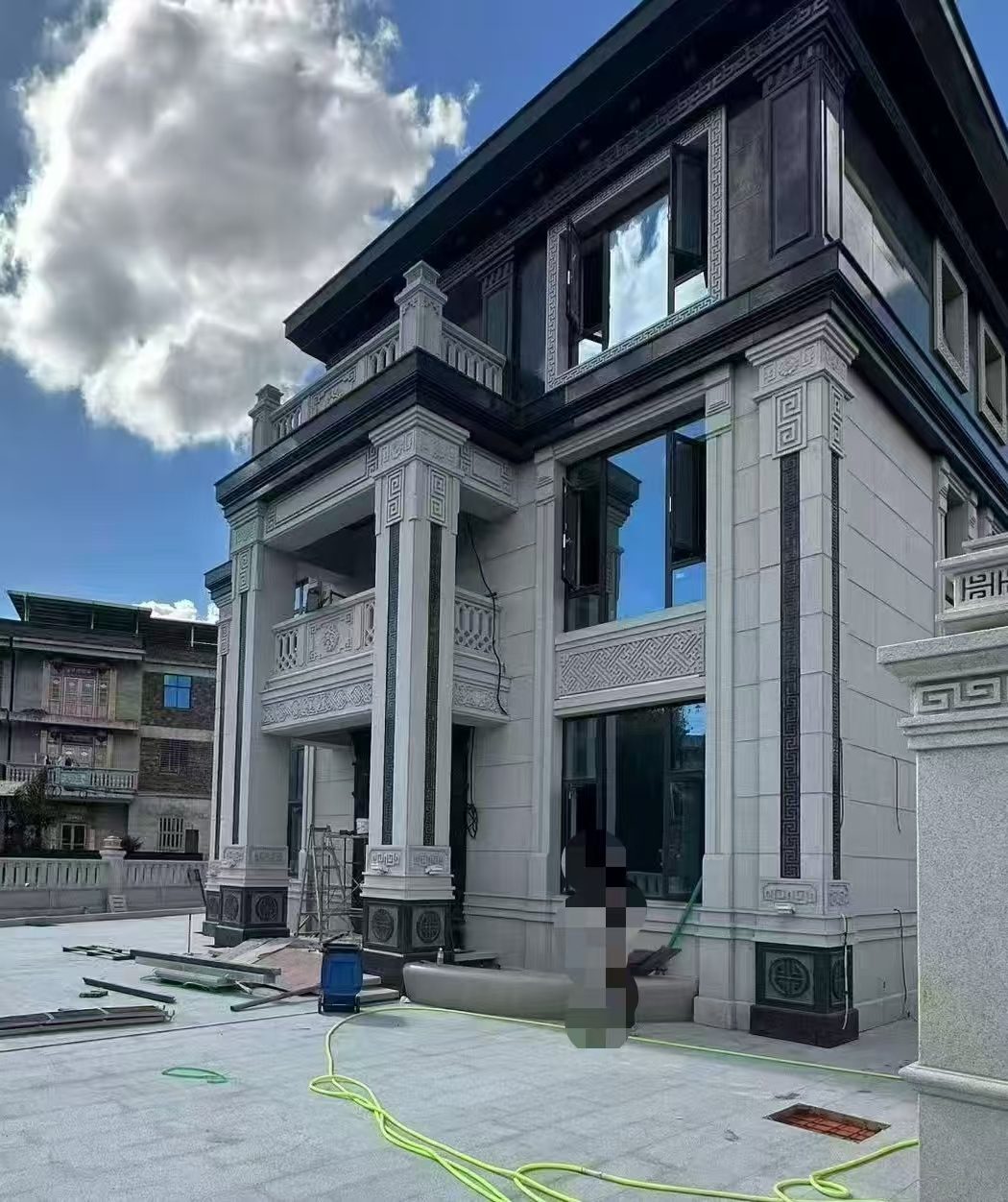 庆阳 别墅干挂，芝麻白与芝麻黑完美配合